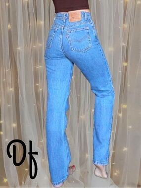 VTG 512 Levi’s High-Rise  Straight Leg Blue Jeans Size 26 Waist